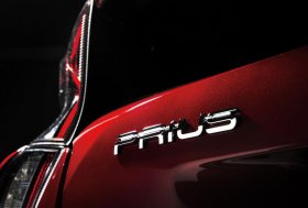 Las Vegase (JAV) „Toyota“ gamintojas pristatė naujos, jau ketvirtosios kartos hibridinį automobilį „Toyota Prius“