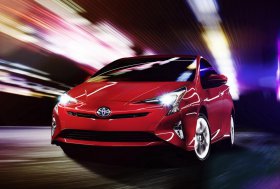 Las Vegase (JAV) „Toyota“ gamintojas pristatė naujos, jau ketvirtosios kartos hibridinį automobilį „Toyota Prius“