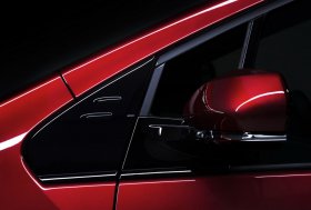 Las Vegase (JAV) „Toyota“ gamintojas pristatė naujos, jau ketvirtosios kartos hibridinį automobilį „Toyota Prius“