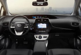 Las Vegase (JAV) „Toyota“ gamintojas pristatė naujos, jau ketvirtosios kartos hibridinį automobilį „Toyota Prius“