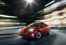 Las Vegase (JAV) „Toyota“ gamintojas pristatė naujos, jau ketvirtosios kartos hibridinį automobilį „Toyota Prius“