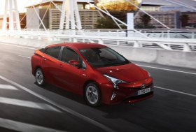 Las Vegase (JAV) „Toyota“ gamintojas pristatė naujos, jau ketvirtosios kartos hibridinį automobilį „Toyota Prius“