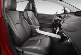Las Vegase (JAV) „Toyota“ gamintojas pristatė naujos, jau ketvirtosios kartos hibridinį automobilį „Toyota Prius“