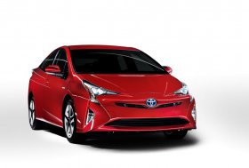Las Vegase (JAV) „Toyota“ gamintojas pristatė naujos, jau ketvirtosios kartos hibridinį automobilį „Toyota Prius“