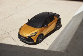 Skelbiama ribota galimybė iš anksto rezervuoti naująjį „Toyota C-HR“