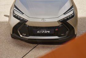 Skelbiama ribota galimybė iš anksto rezervuoti naująjį „Toyota C-HR“