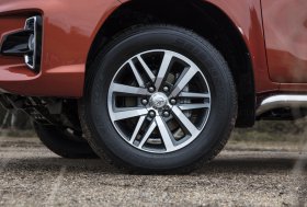 Nauja TOYOTA HILUX ANNIVERSARY EDITION versija