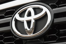 Nauja TOYOTA HILUX ANNIVERSARY EDITION versija