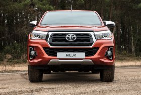 Nauja TOYOTA HILUX ANNIVERSARY EDITION versija