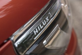 Nauja TOYOTA HILUX ANNIVERSARY EDITION versija