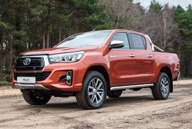 Nauja TOYOTA HILUX ANNIVERSARY EDITION versija