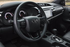 Nauja TOYOTA HILUX ANNIVERSARY EDITION versija