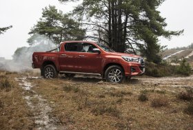 Nauja TOYOTA HILUX ANNIVERSARY EDITION versija