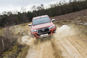 Nauja TOYOTA HILUX ANNIVERSARY EDITION versija