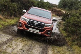 Nauja TOYOTA HILUX ANNIVERSARY EDITION versija