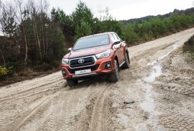 Nauja TOYOTA HILUX ANNIVERSARY EDITION versija