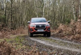 Nauja TOYOTA HILUX ANNIVERSARY EDITION versija