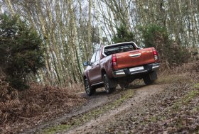 Nauja TOYOTA HILUX ANNIVERSARY EDITION versija