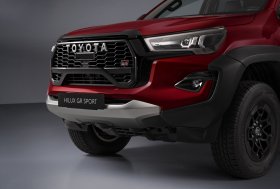 Pasirodys sportiška populiariojo pikapo „Toyota Hilux GR SPORT“ versija