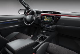 „Toyota“ pristatė naują „Hilux GR Sport“ – modelį, įkvėptą Dakaro ralio