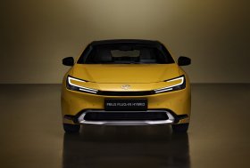 „Toyota“ atskleidė naujojo „Prius“ įkraunamojo hibrido kainą Lietuvoje ir pradėjo rezervavimą internetu