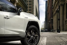 Naujasis TOYOTA RAV4