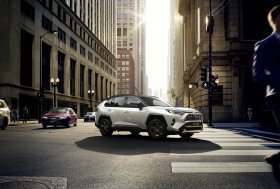 Naujasis TOYOTA RAV4