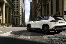 Naujasis TOYOTA RAV4