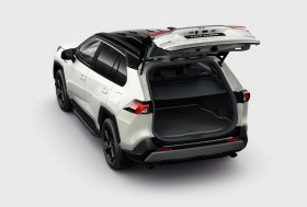 Naujasis TOYOTA RAV4