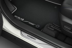 Naujasis TOYOTA RAV4