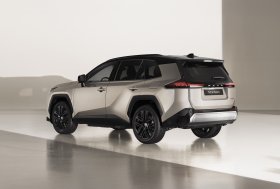 Prasidėjo naujos kartos „Toyota RAV4“ išankstiniai užsakymai
