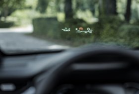 Prasidėjo paties populiariausio miesto visureigio – „RAV4 Plug-in Hybrid“ – išankstinė prekyba