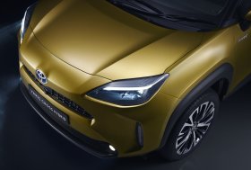 Pradėta prekyba visiškai nauju kompaktišku SUV – „Toyota Yaris Cross Hybrid“