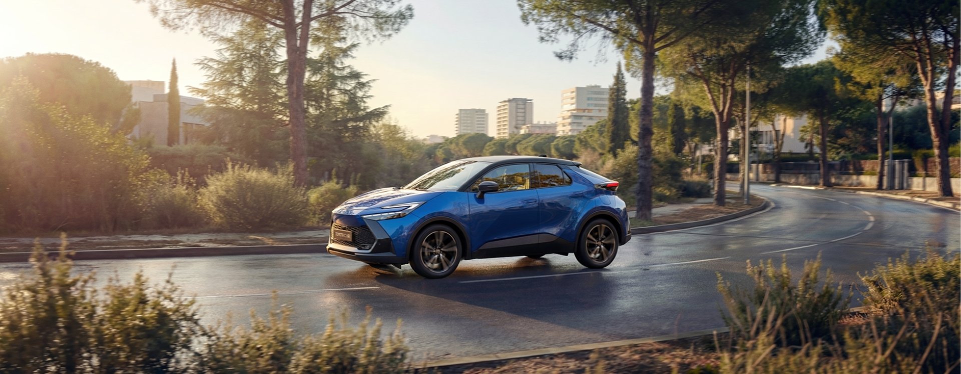 TOYOTA CH-R STYLE UŽ YPATINGĄ KAINĄ - NUO 29 900 €