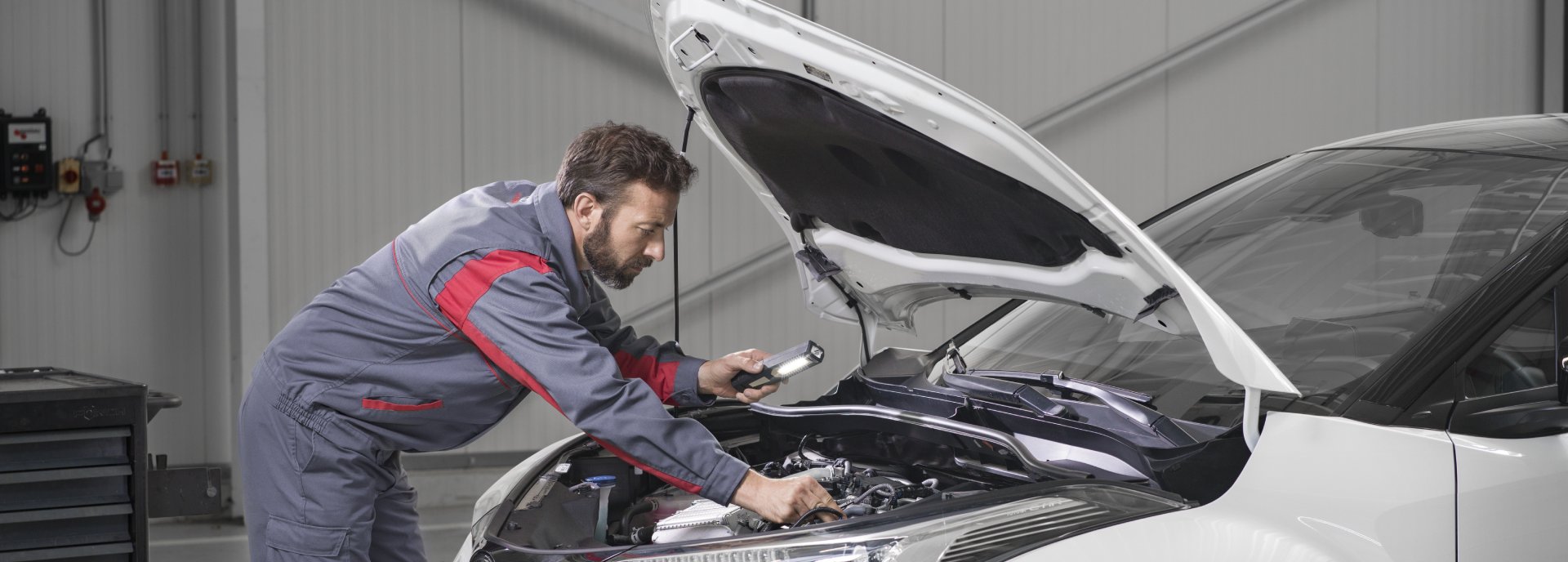 Automobilio priežiūra: pinigus taupantys patarimai