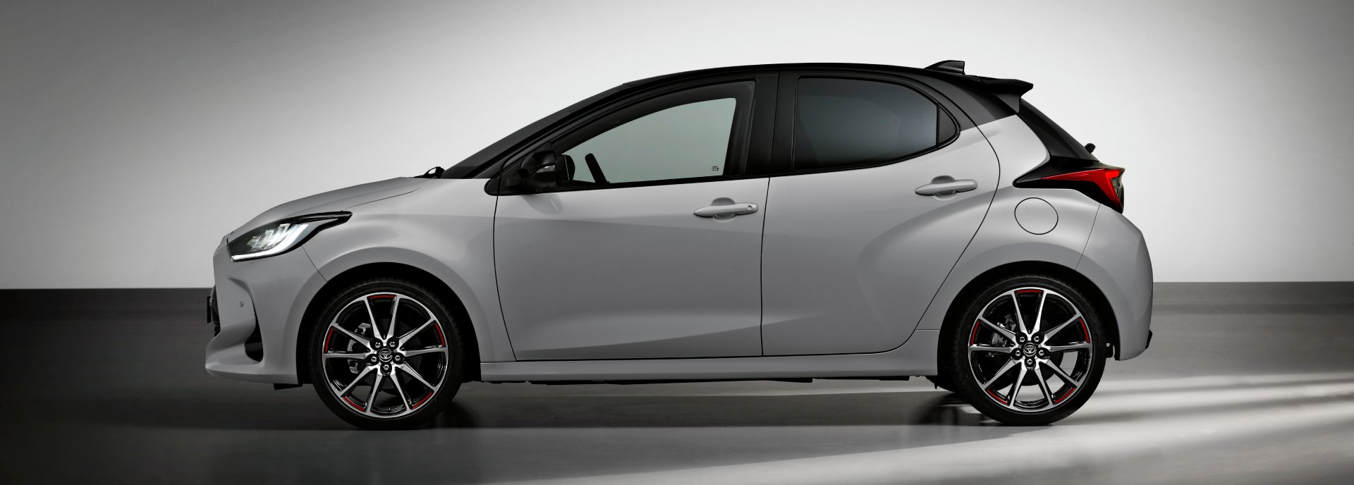 "Yaris GR Sport"