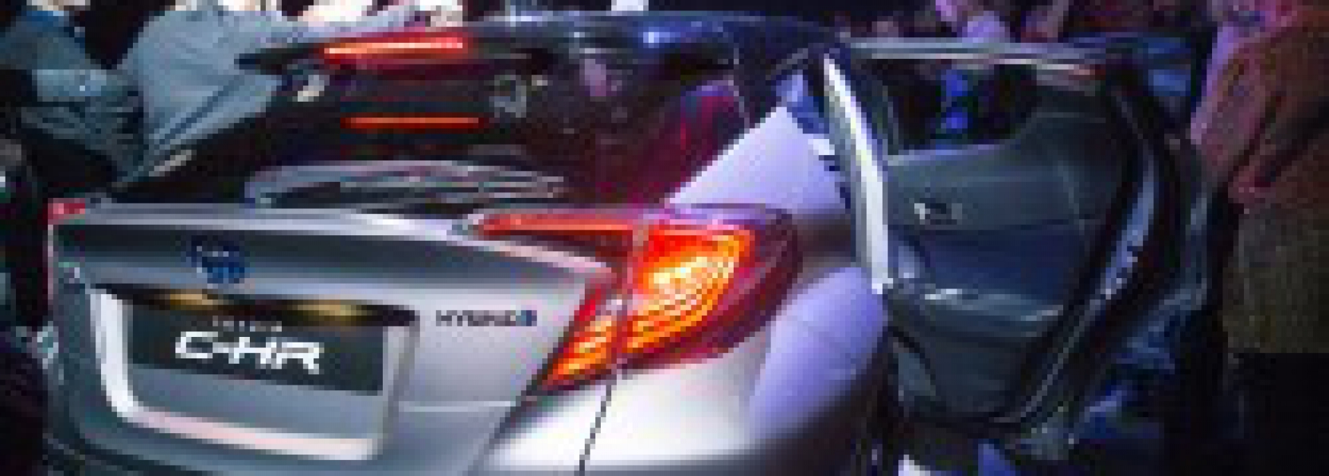 Kviestiniams svečiams pristatytas naujasis TOYOTA miesto visureigis