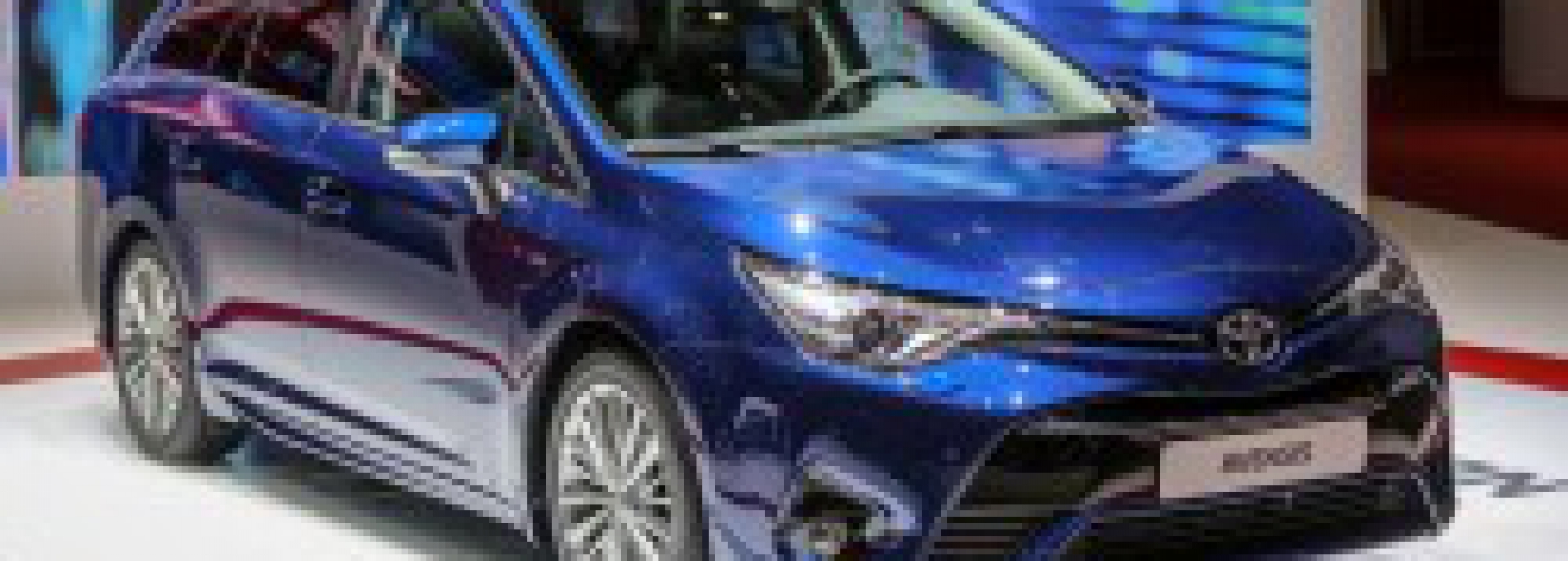 Naujasi Toyota Avensis gyvai Ženevos automobilių parodoje