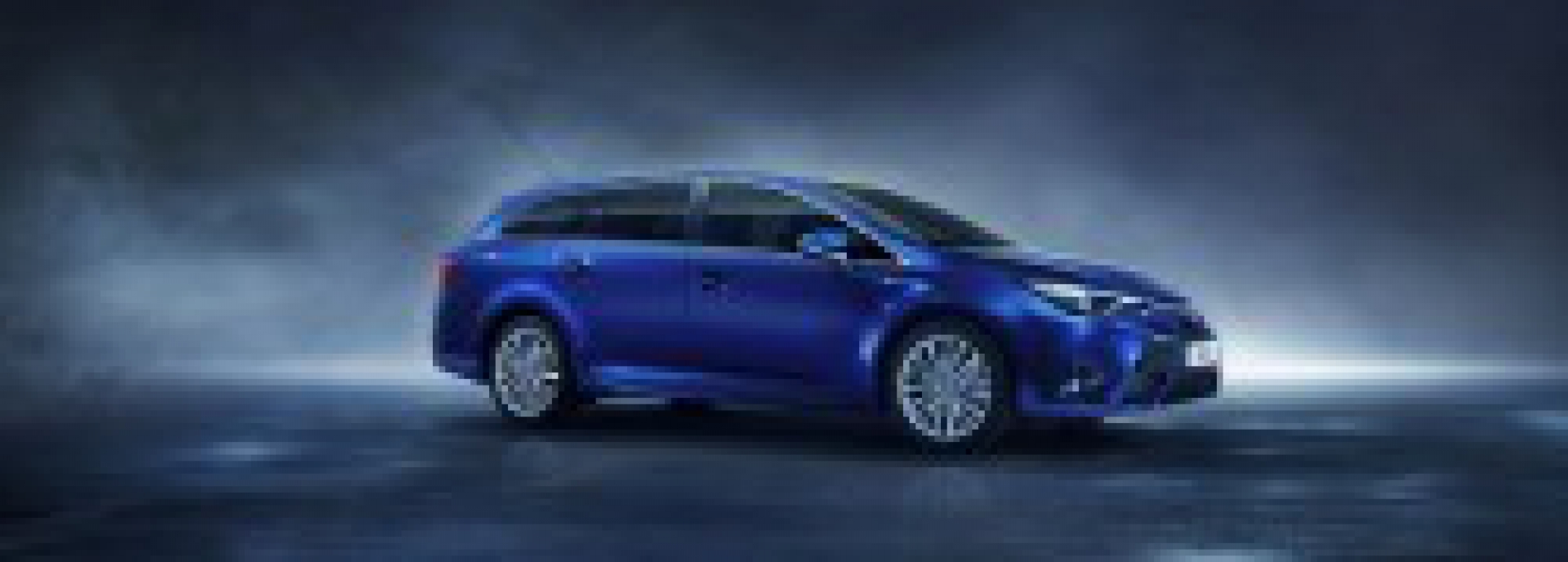 Ženevos automobilių parodoje Toyota pristatys naująjį Avensis modelį 