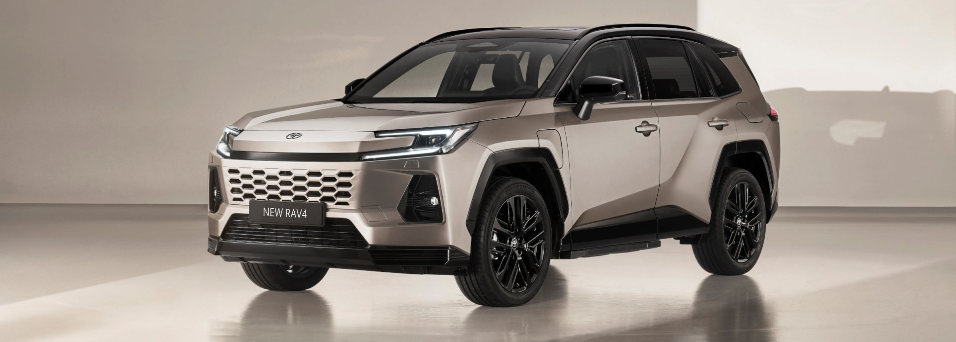„Toyota“ pristato naujos kartos „RAV4“