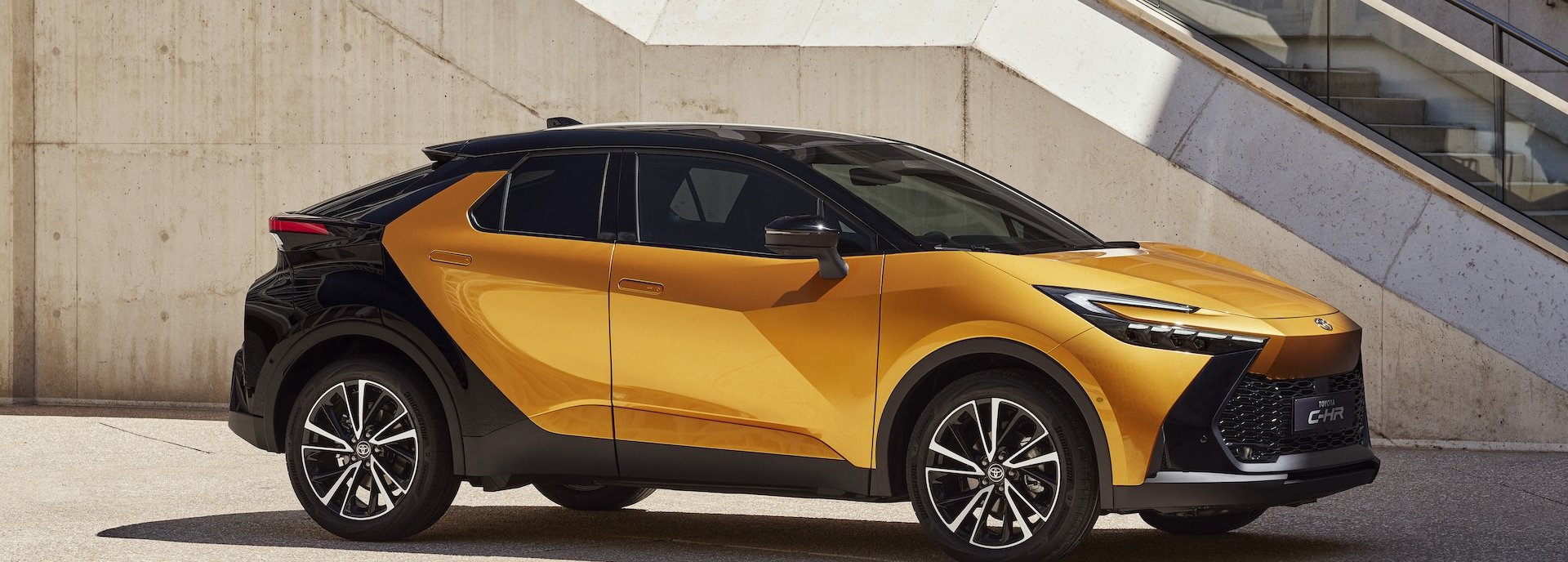 Skelbiama ribota galimybė iš anksto rezervuoti naująjį „Toyota C-HR“