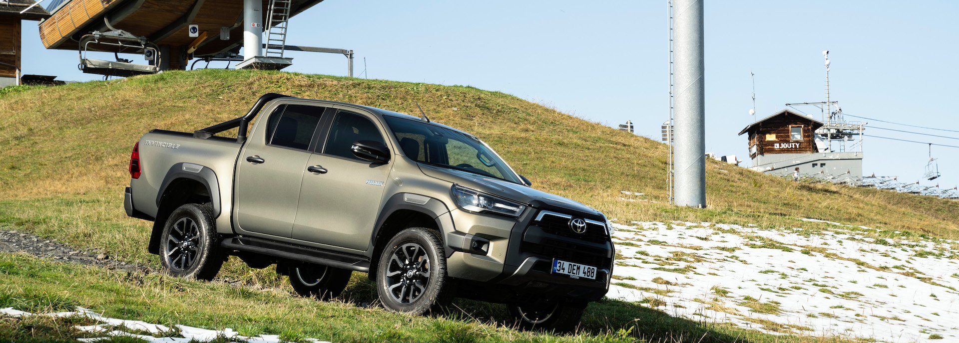 Prestižiniame konkurse „Toyota Hilux“ pelnė „Metų pikapo“ apdovanojimą