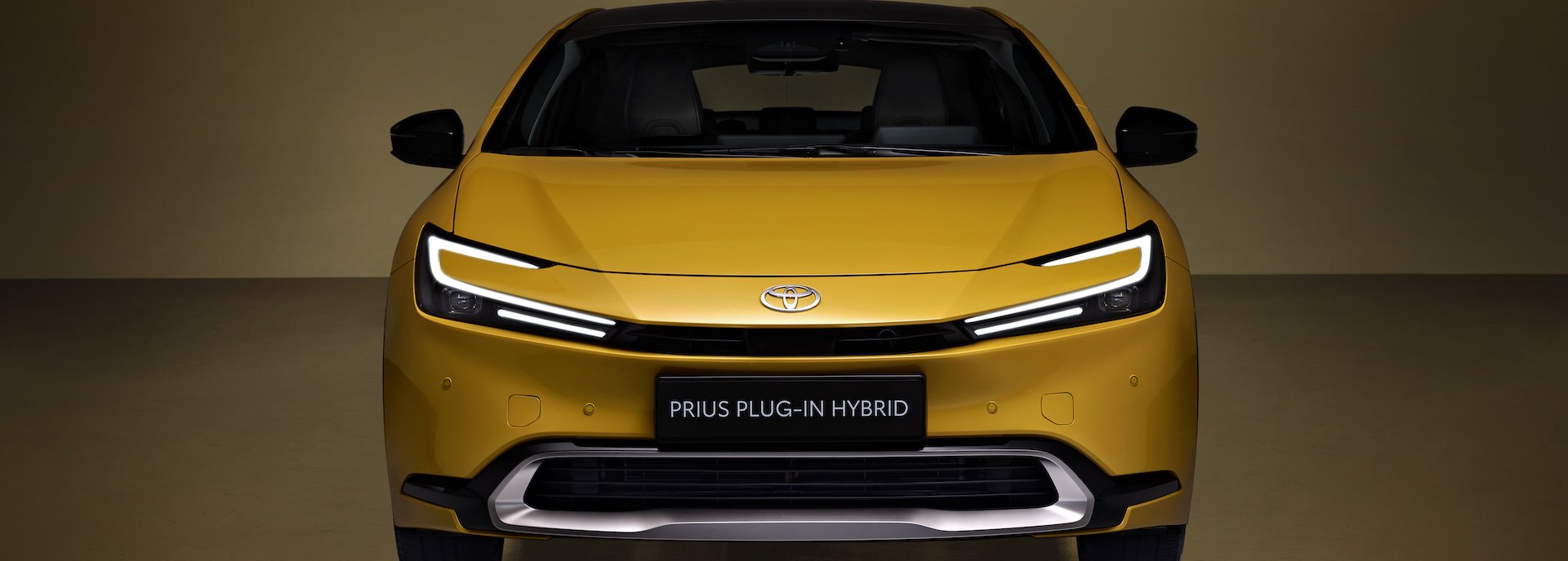 „Toyota“ atskleidė naujojo „Prius“ įkraunamojo hibrido kainą Lietuvoje ir pradėjo rezervavimą internetu