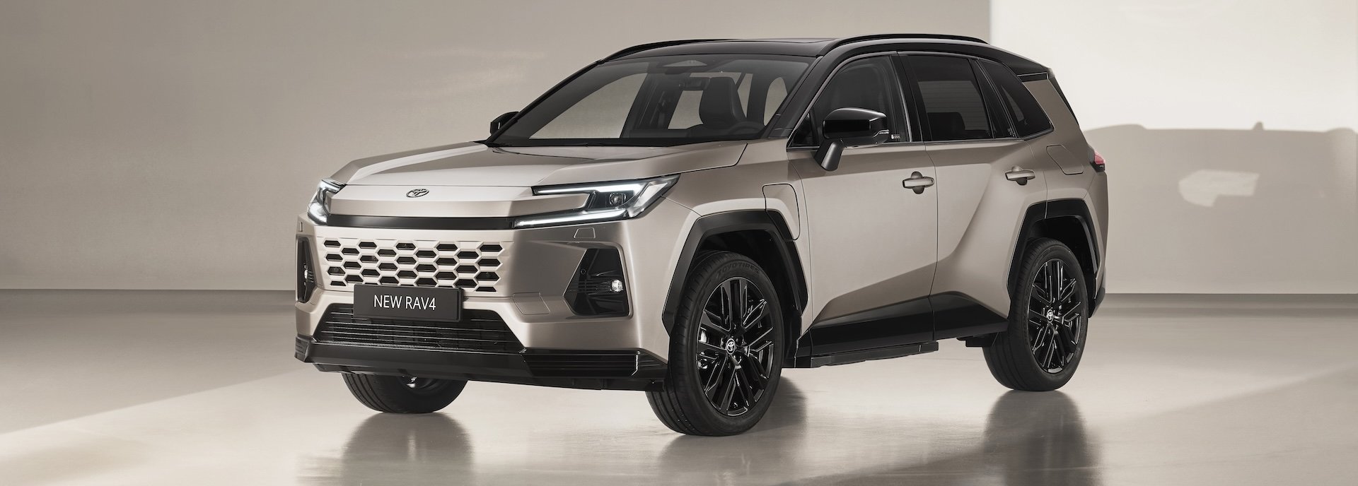 Prasidėjo naujos kartos „Toyota RAV4“ išankstiniai užsakymai