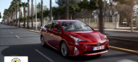 Naujasis TOYOTA PRIUS apdovanotas 5 žvaigždučių Euro NCAP automobilių saugumo bandymų įvertinimu 