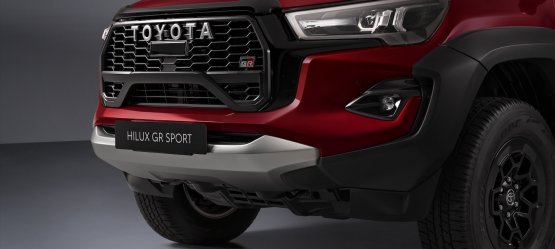 Pasirodys sportiška populiariojo pikapo „Toyota Hilux GR SPORT“ versija