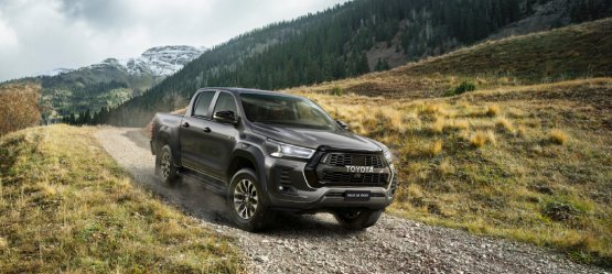 „Toyota“ pristatė naują „Hilux GR Sport“ – modelį, įkvėptą Dakaro ralio