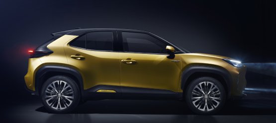 Pradėta prekyba visiškai nauju kompaktišku SUV – „Toyota Yaris Cross Hybrid“